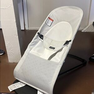 BabyBjorn Bouncer in White and Gray